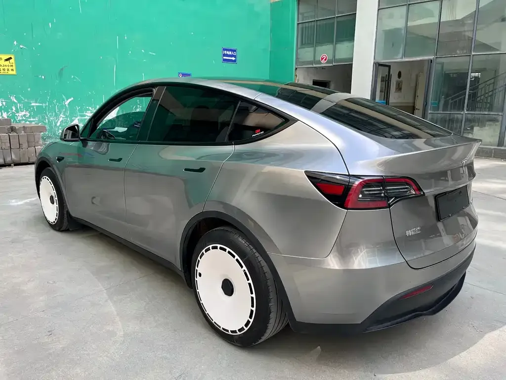 Tesla Model Y 2024 из CN, фото 2