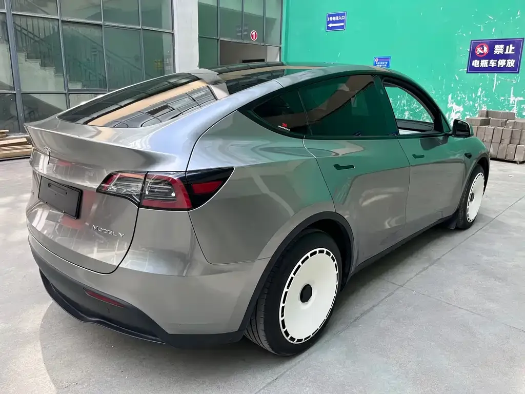 Tesla Model Y 2024 из CN, фото 5