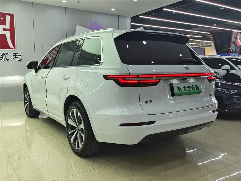 Li Auto ONE — фото 5