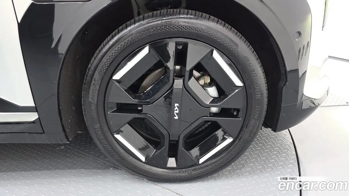 Kia EV3 — фото 8