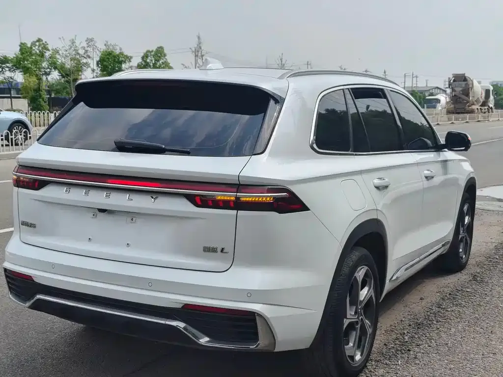 Geely Xingyue L — фото 10