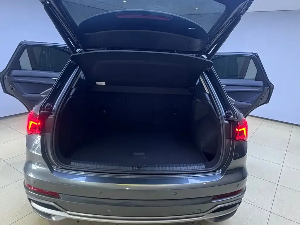 Audi Q3 2023 из CN, фото 9