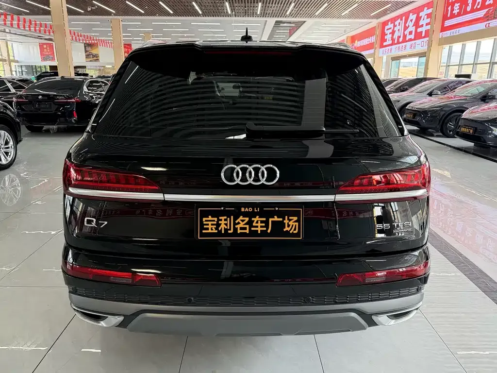 Audi Q7 — фото 6