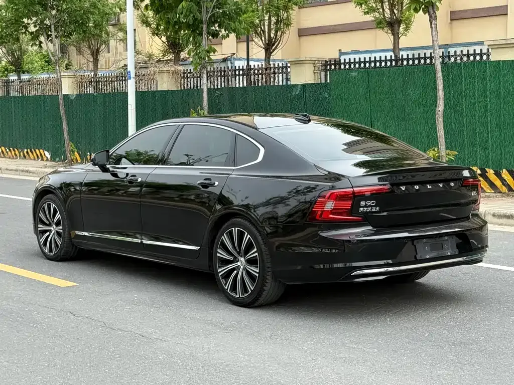 Volvo S90 — фото 9