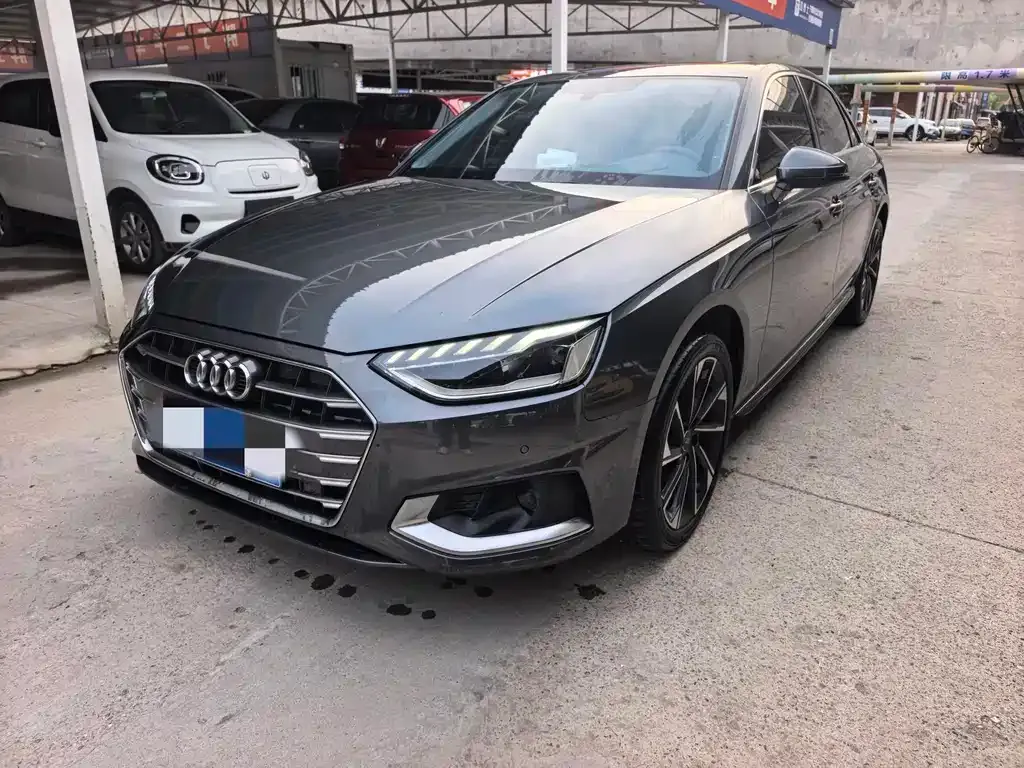 Audi A4L 2023 из CN, фото 1