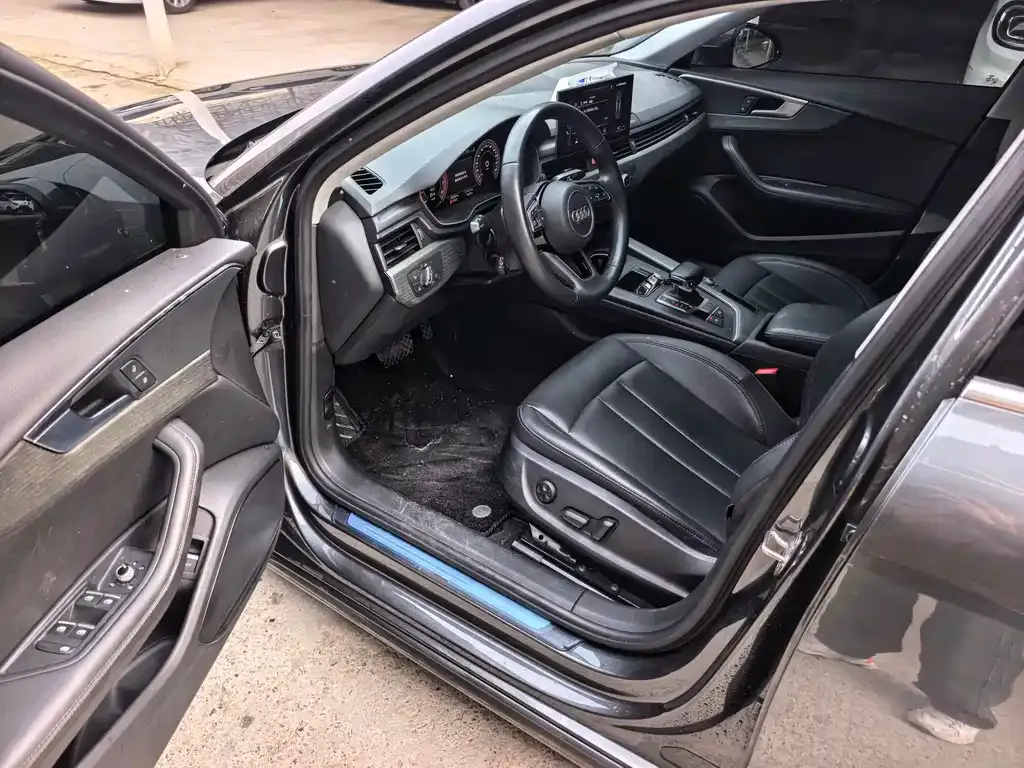 Audi A4L 2023 из CN, фото 9