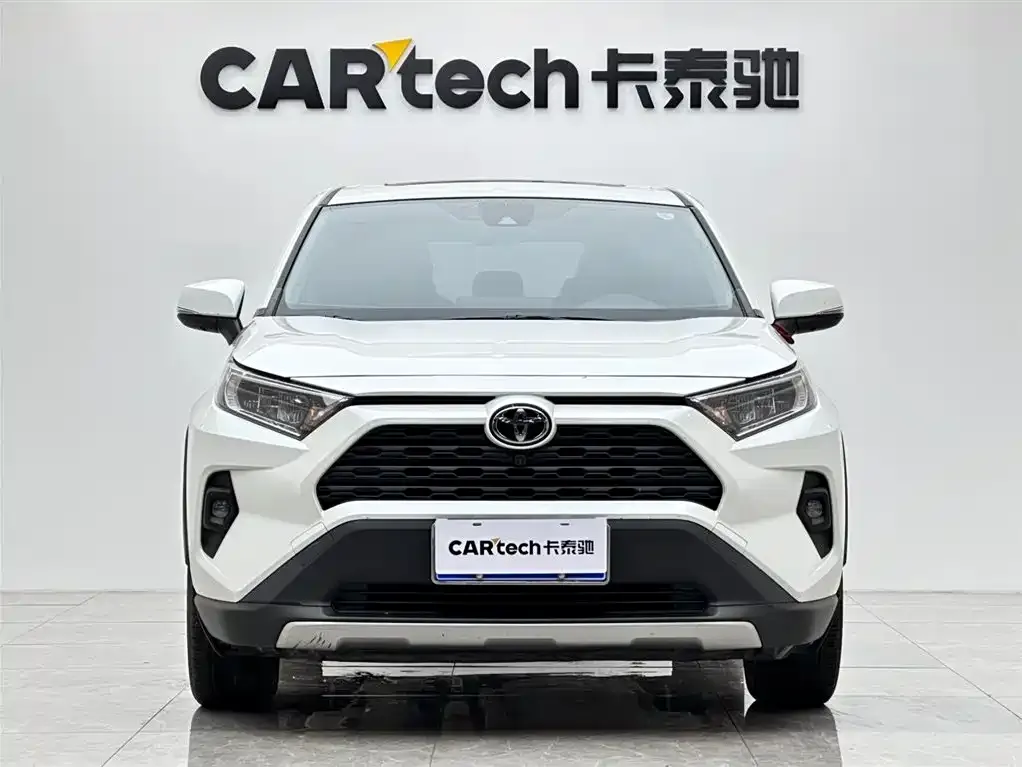 Toyota RAV4 — фото 2
