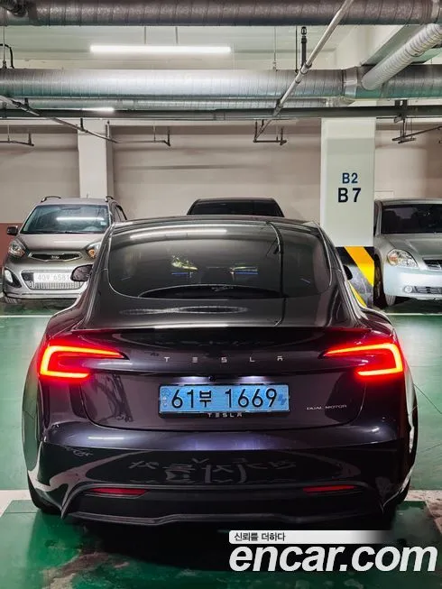 Tesla Model 3 2024 из KR, фото 2