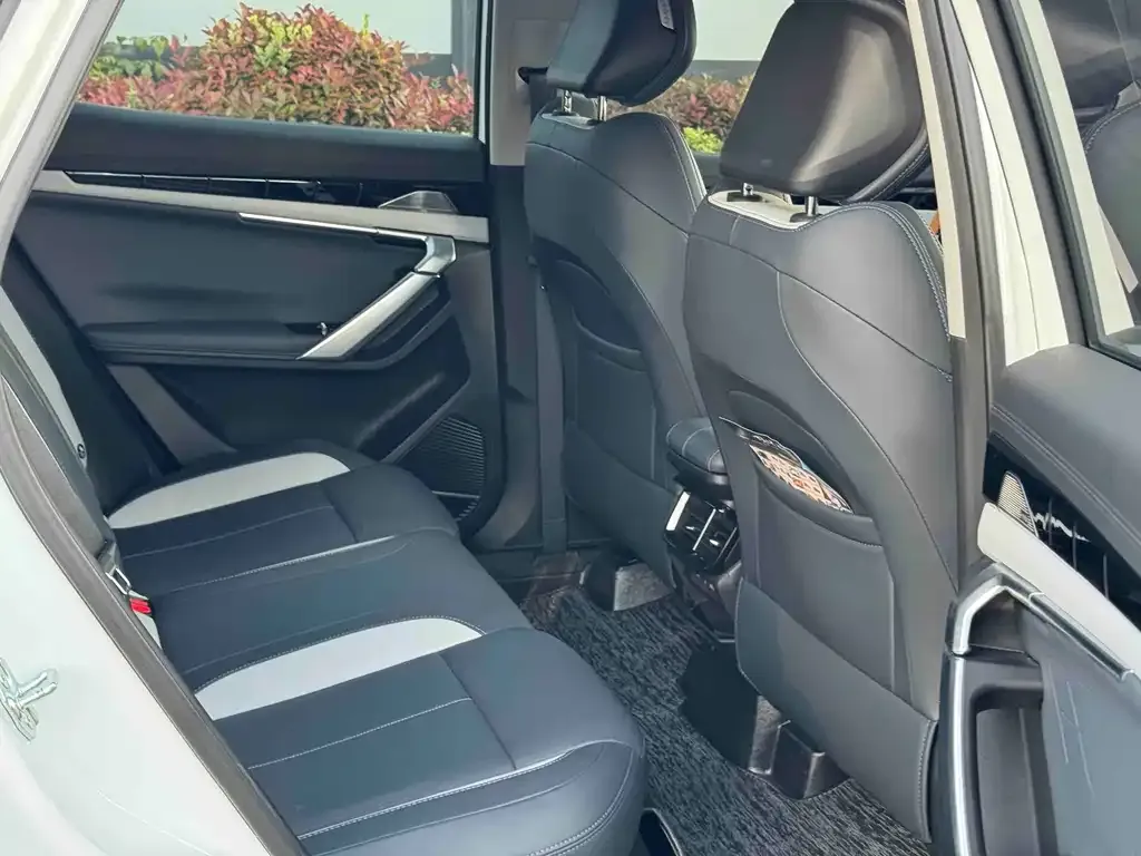 Geely Boyue L 2025 из CN, фото 2