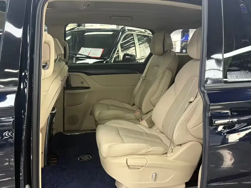 Buick GL8 2023 из CN, фото 4