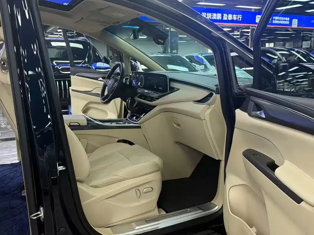 Buick GL8 2023 из CN, фото 8