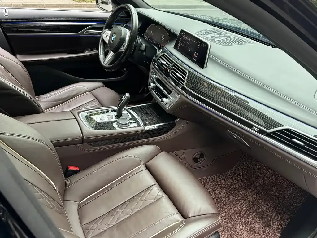 BMW 7 Series — фото 3