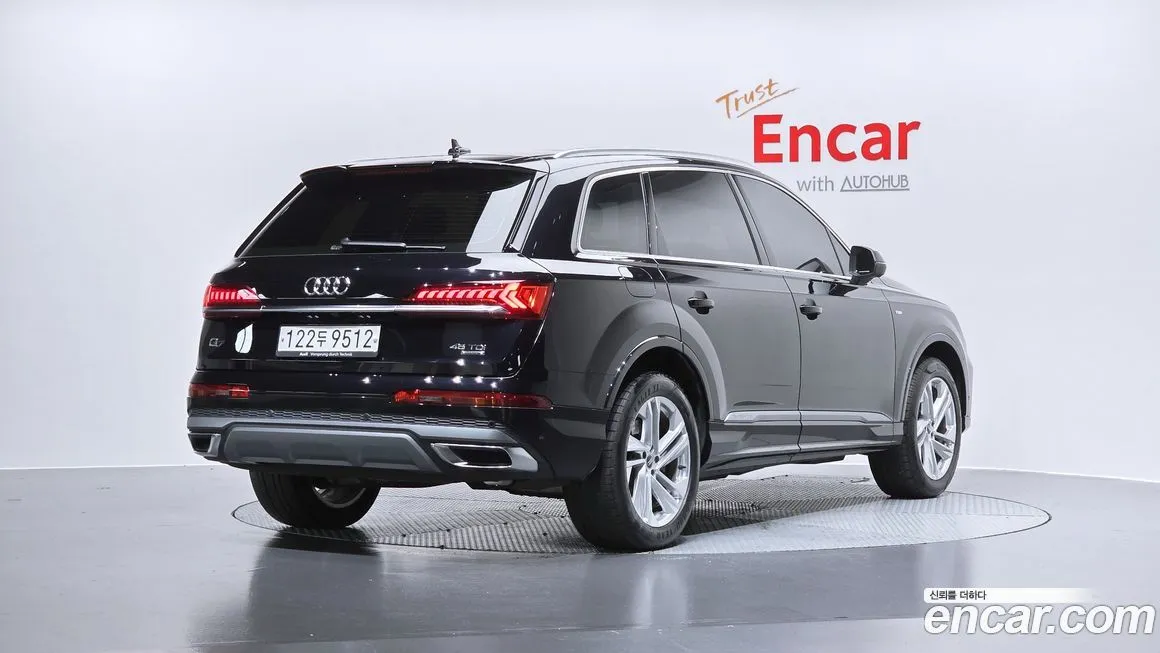 Audi Q7 2021 из KR, фото 3