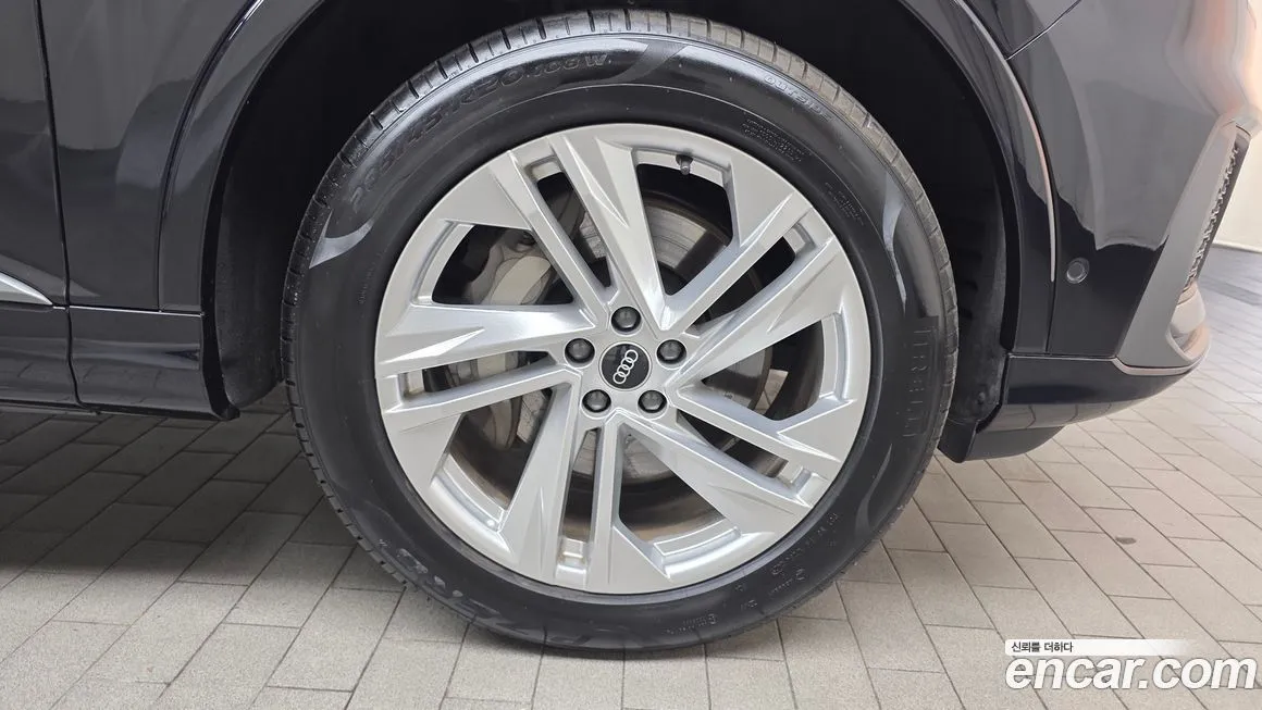Audi Q7 2021 из KR, фото 6