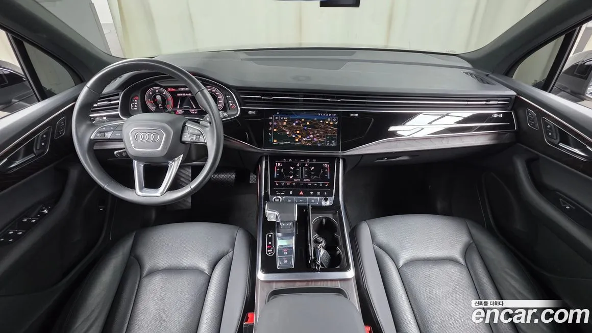 Audi Q7 2021 из KR, фото 9