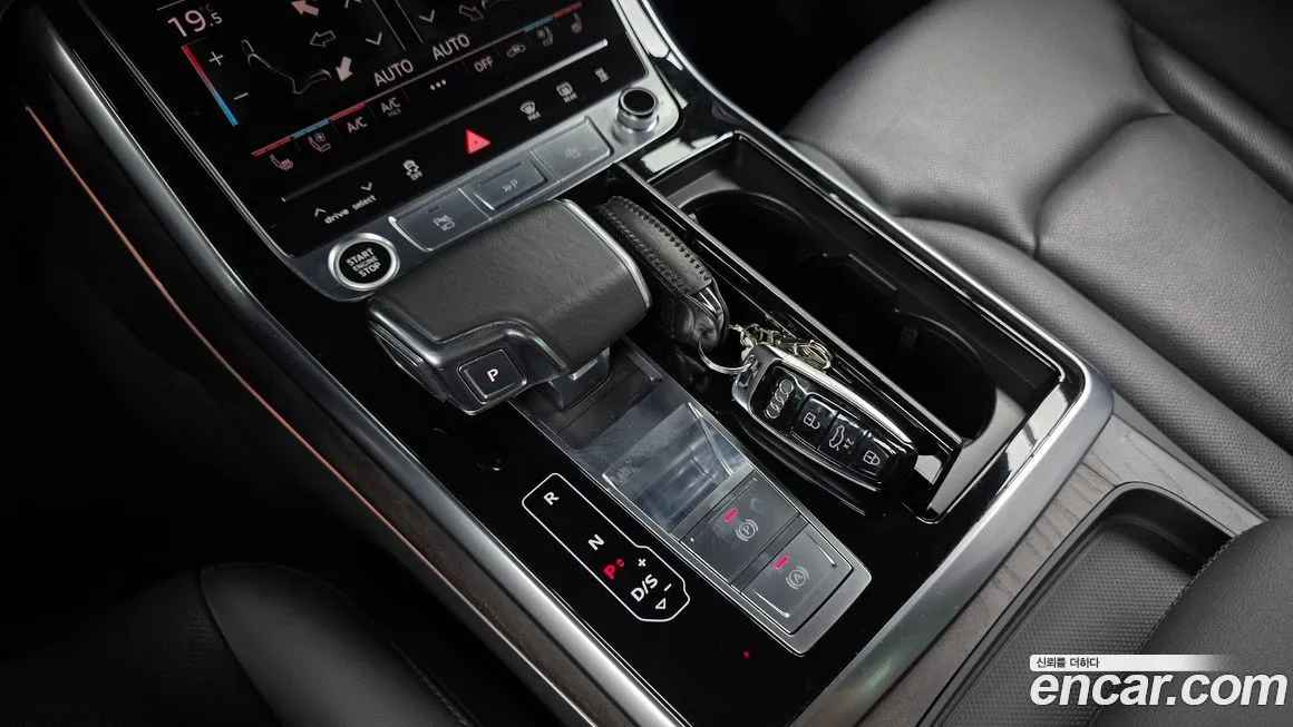 Audi Q7 2021 из KR, фото 7