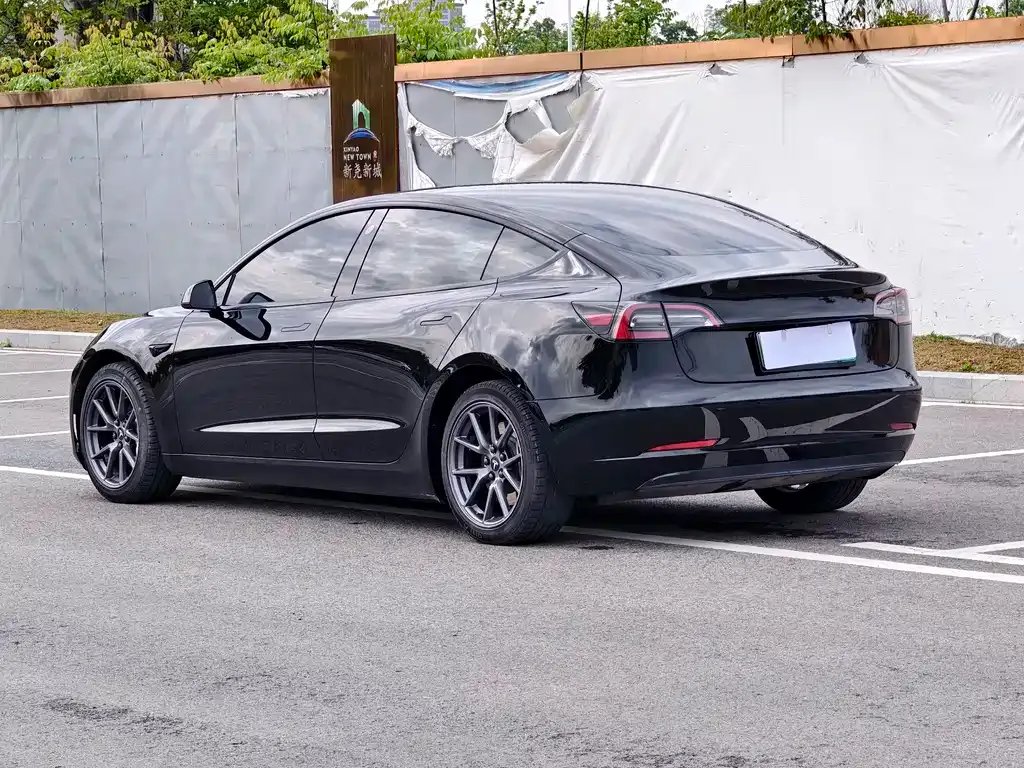 Tesla Model 3 — фото 6