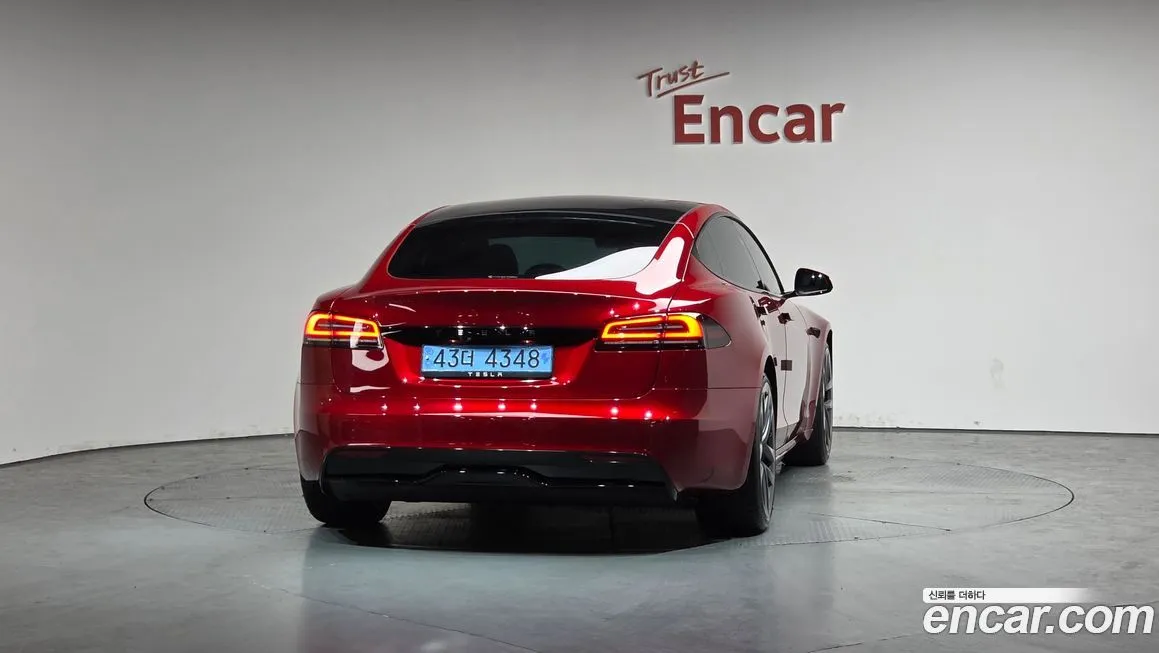 Tesla Model S — фото 5