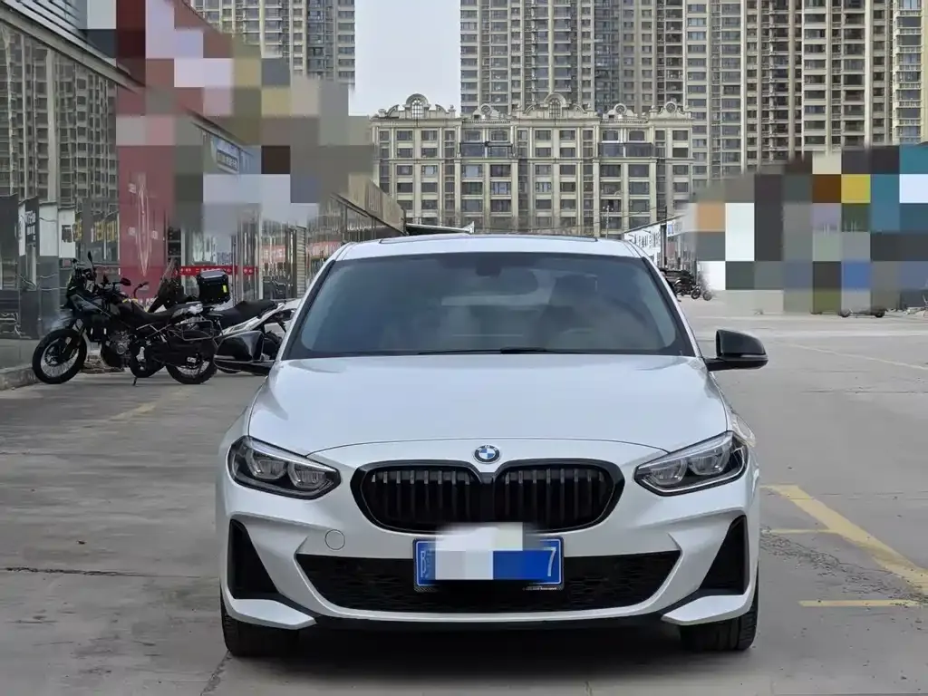BMW 1 Series 2023 из CN, фото 2