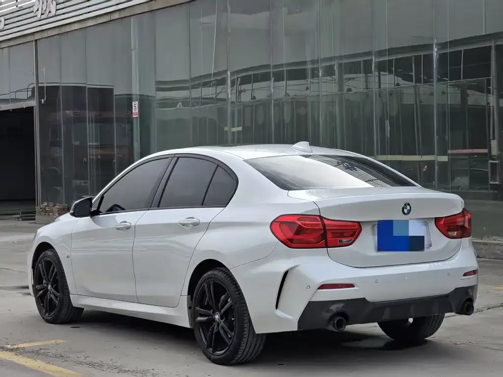 BMW 1 Series 2023 из CN, фото 5