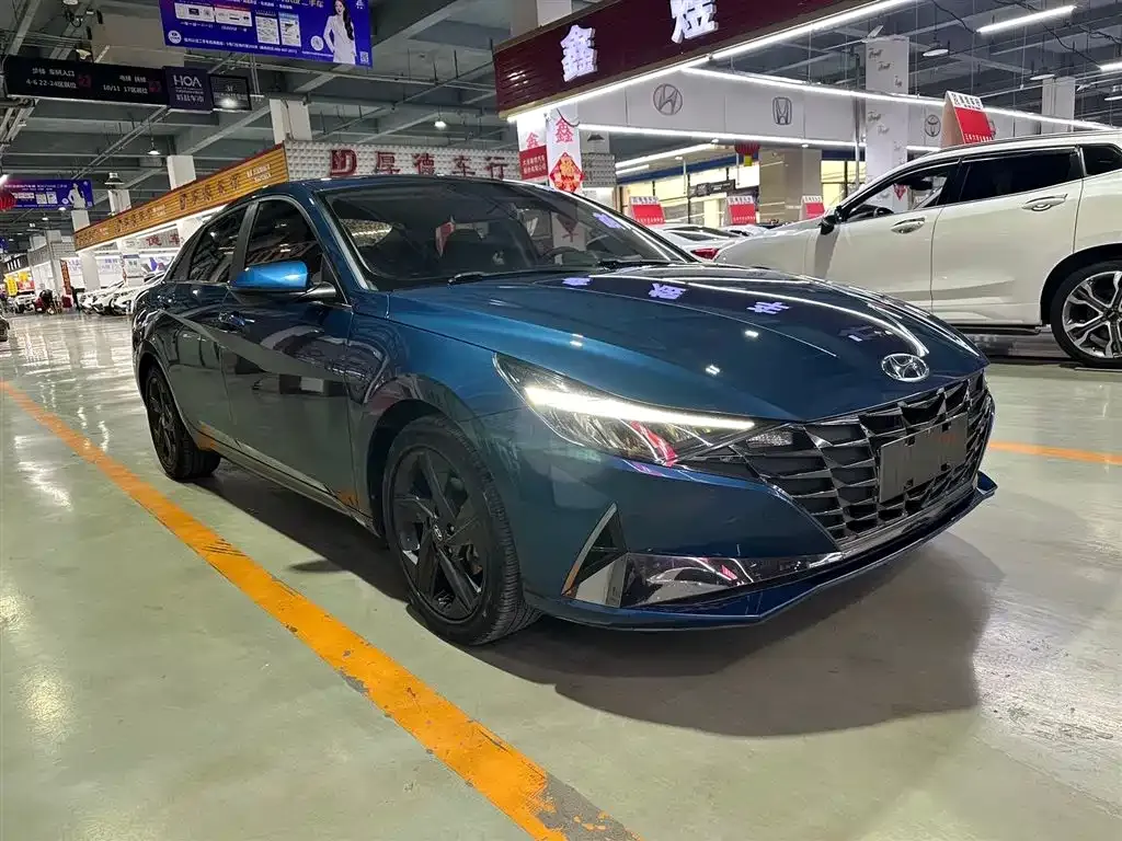 Hyundai Elantra — фото 10