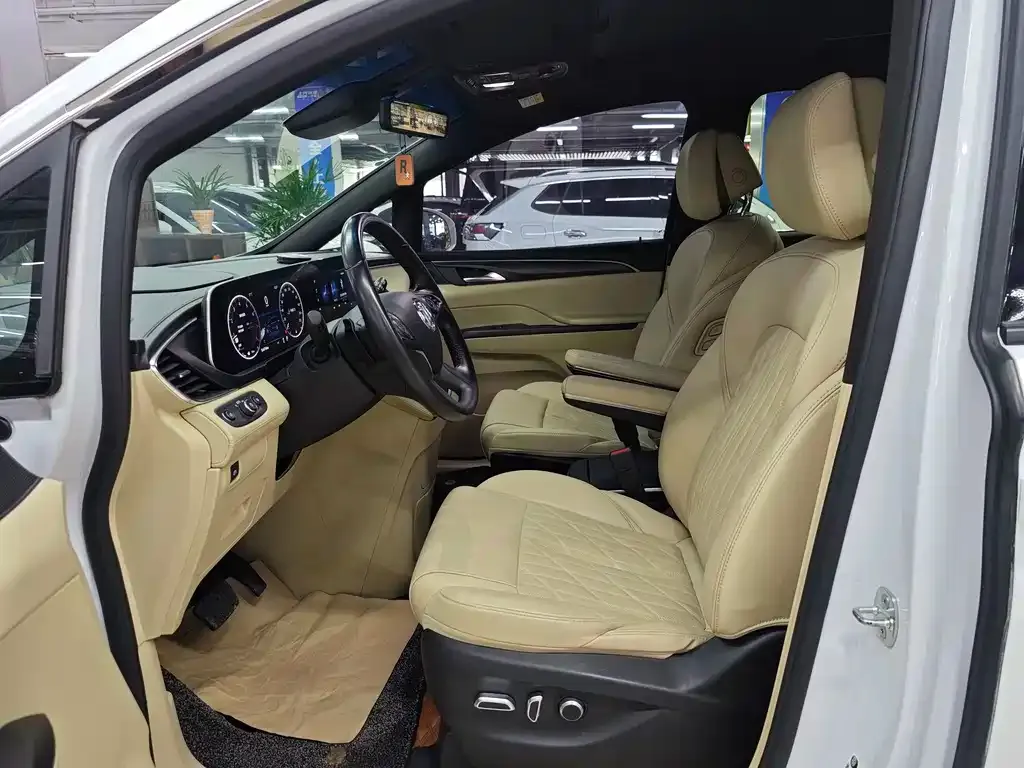 Buick GL8 2022 из CN, фото 2