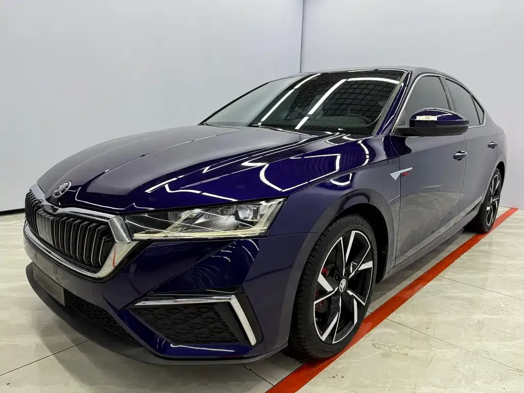 Skoda Octavia — фото 1
