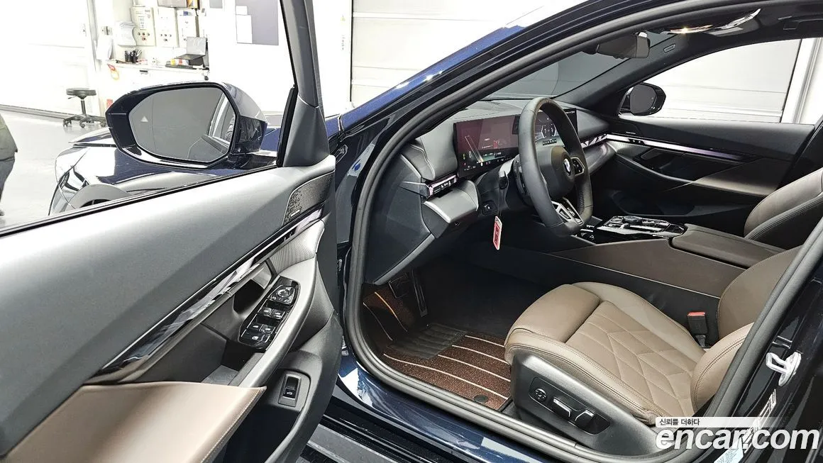 BMW 5-Series 2025 из KR, фото 10