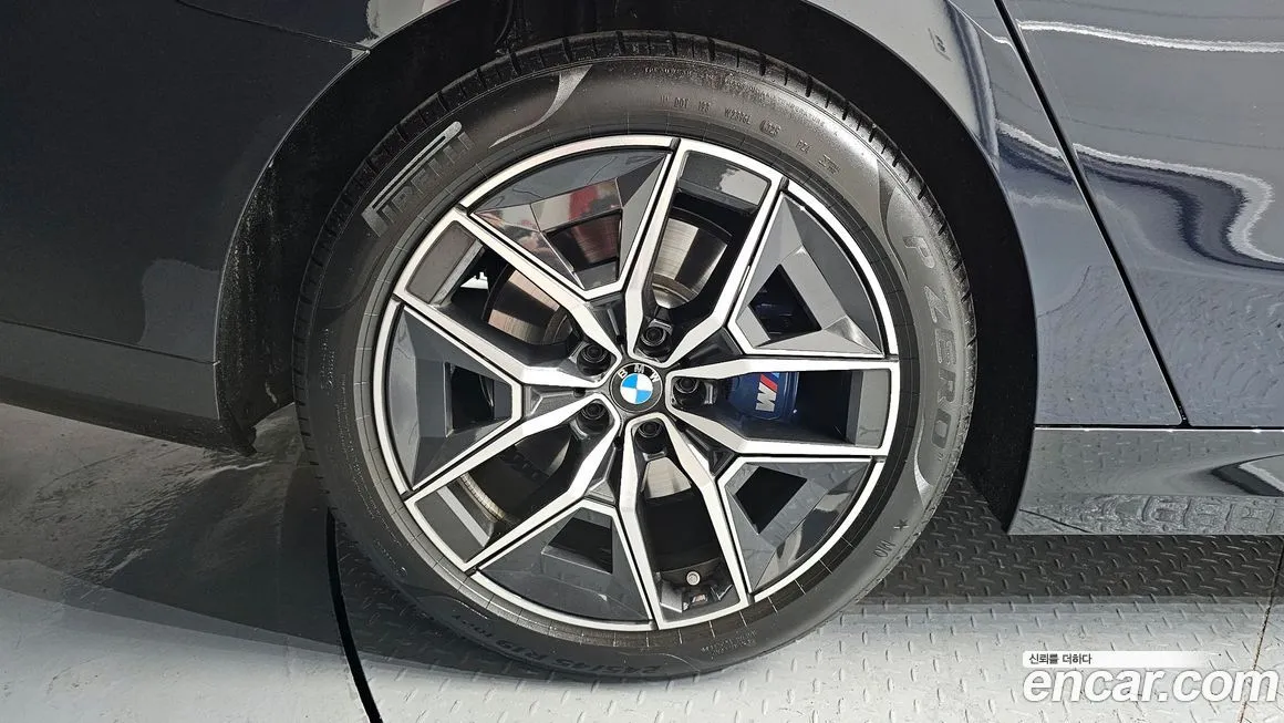 BMW 5-Series 2025 из KR, фото 9