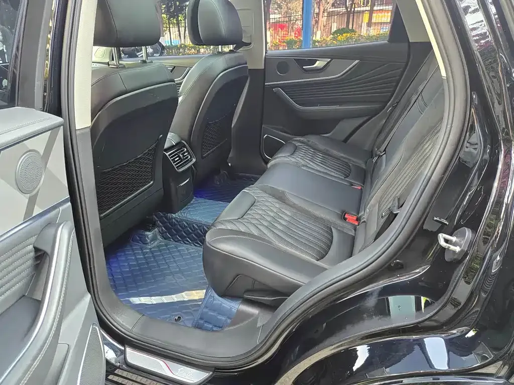 Hongqi HS5 2023 из CN, фото 3