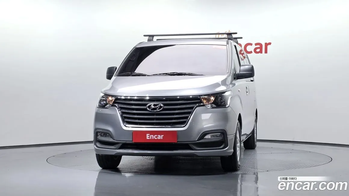 Hyundai Starex — фото 3