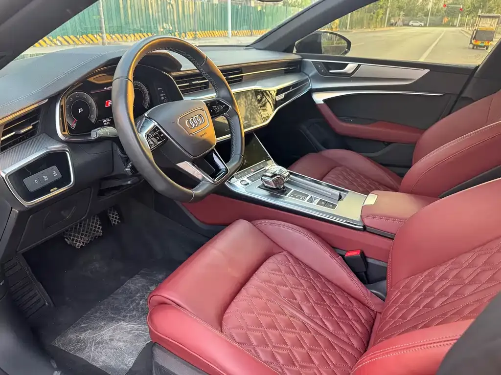 Audi A7L 2023 из CN, фото 2