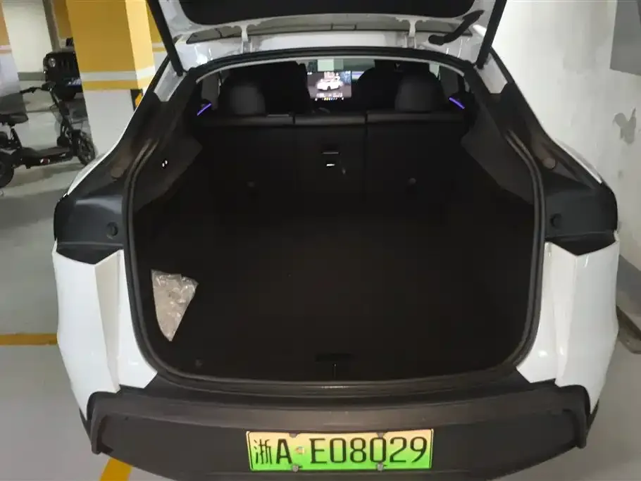 Tesla Model Y 2025 из CN, фото 3