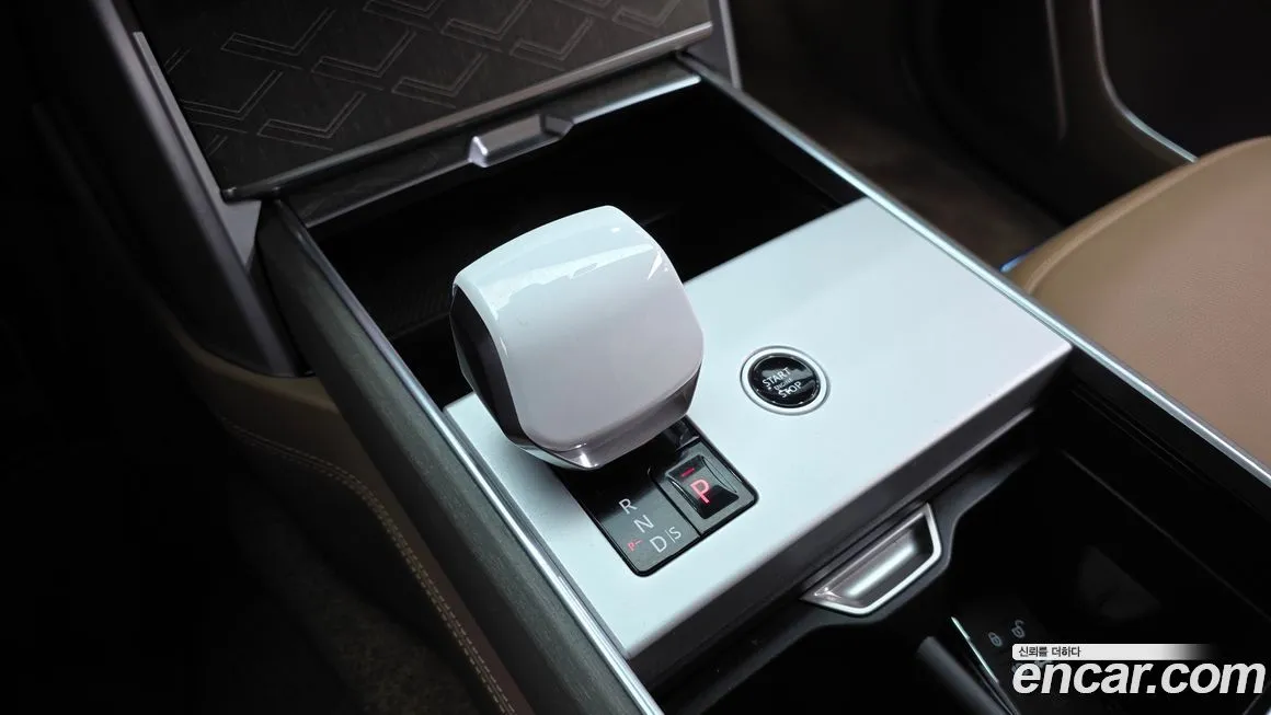 Land Rover Range Rover 2025 из KR, фото 6