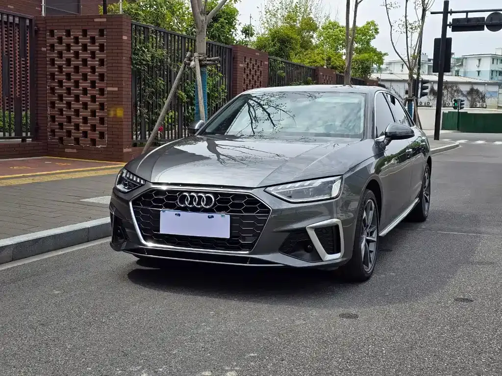 Audi A4L 2021 из CN, фото 1