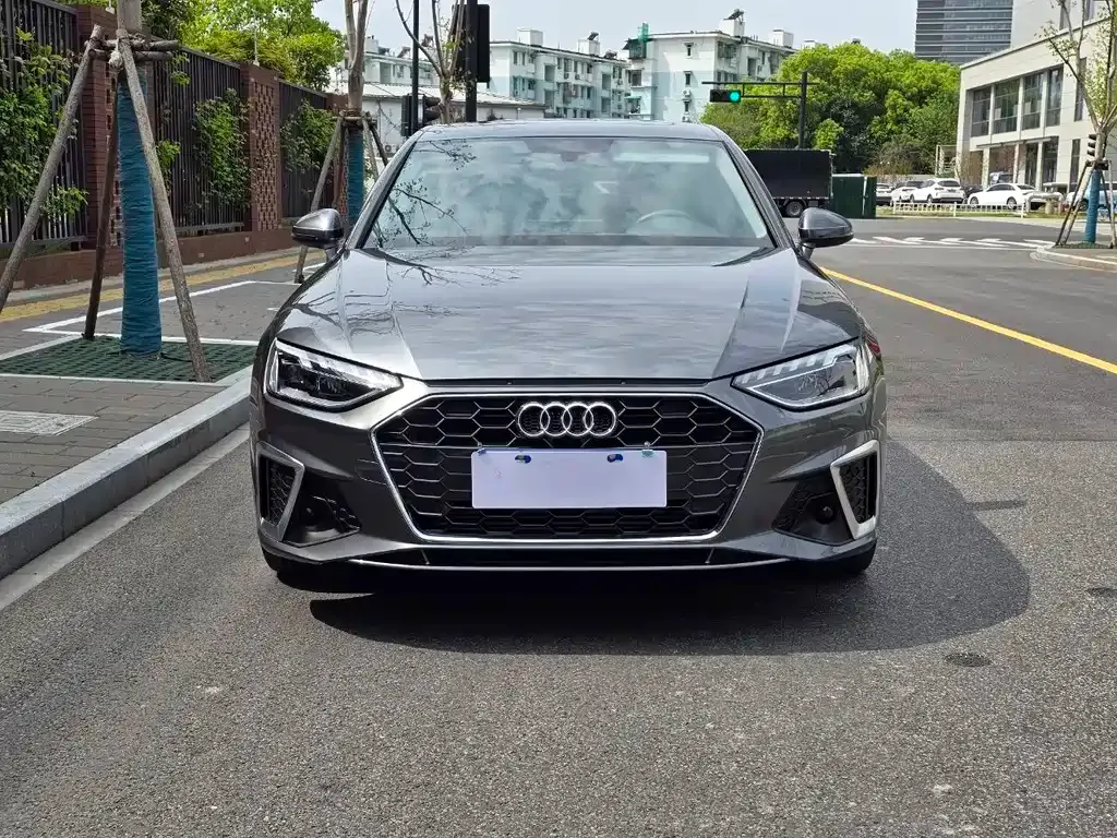 Audi A4L 2021 из CN, фото 10