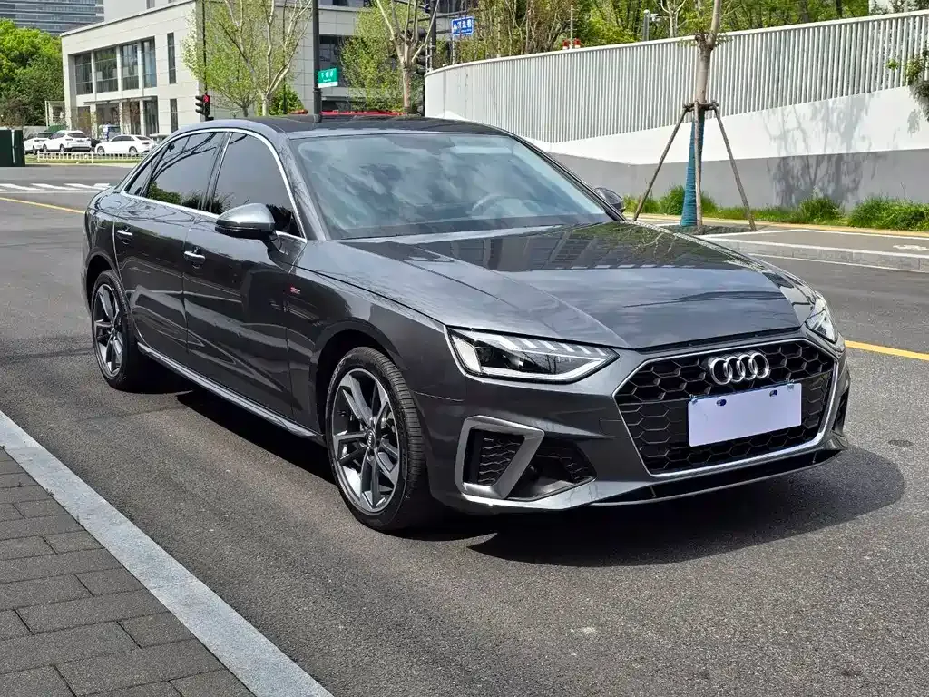 Audi A4L 2021 из CN, фото 8
