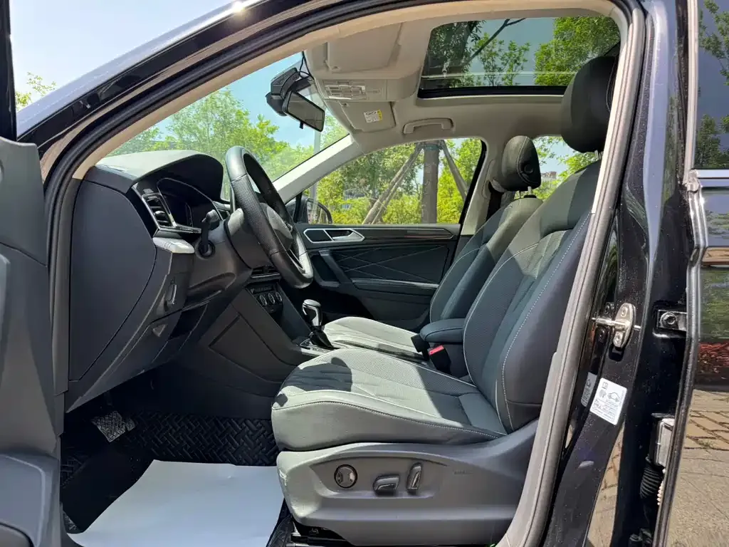 Volkswagen Tiguan L 2023 из CN, фото 10