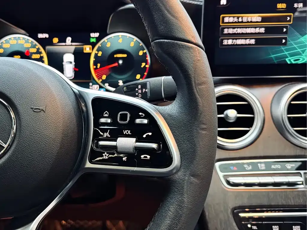 Mercedes-Benz GLC — фото 9