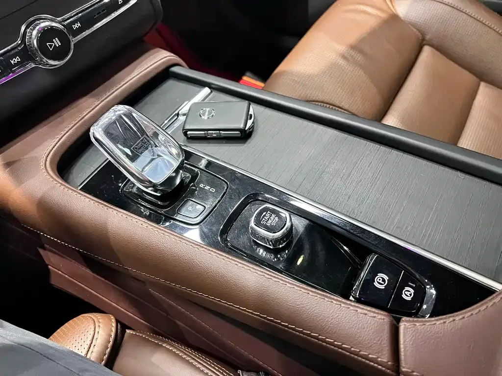 Volvo XC90 PHEV 2021 из CN, фото 4