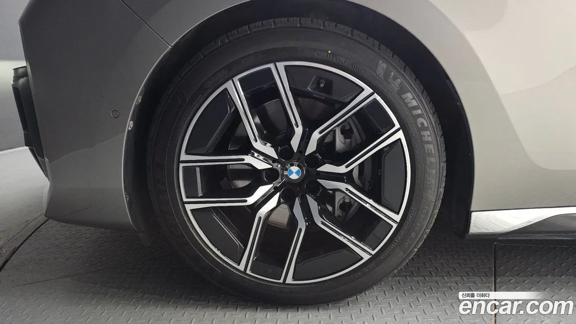 BMW 7-Series 2024 из KR, фото 9