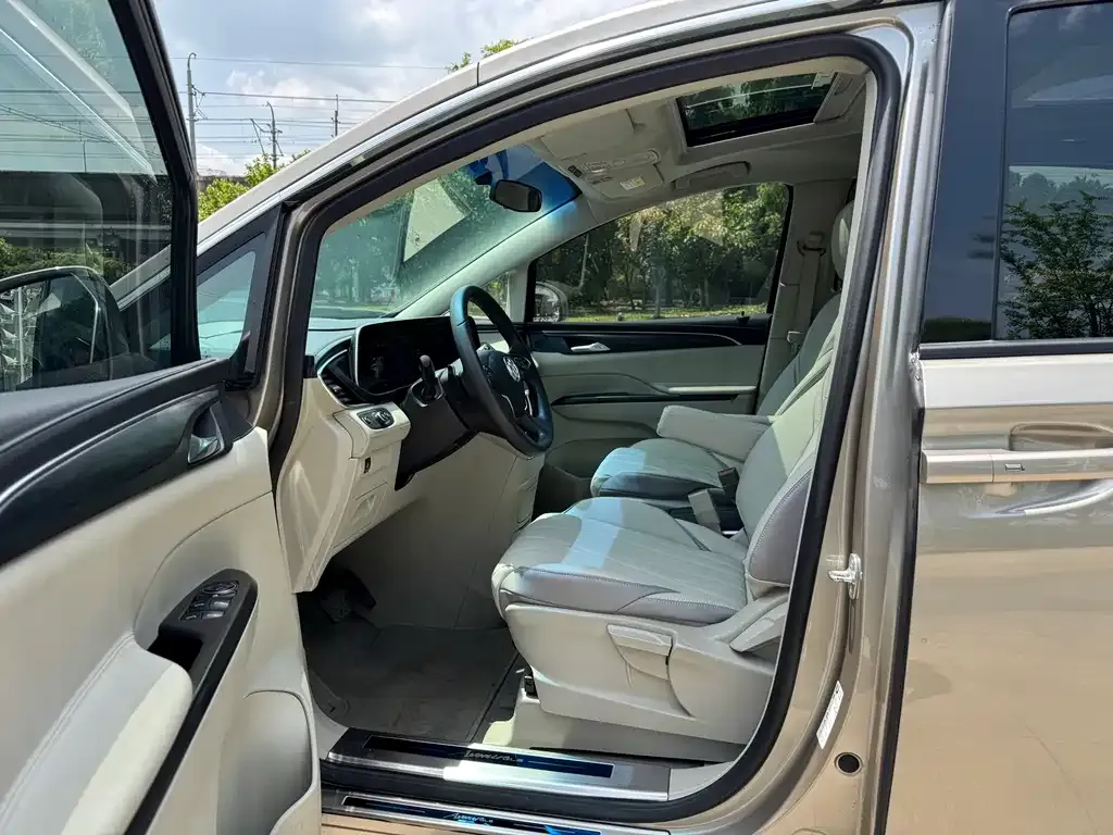 Buick GL8 2024 из CN, фото 3