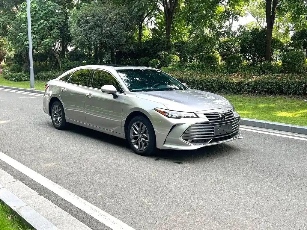 Toyota Avalon — фото 6