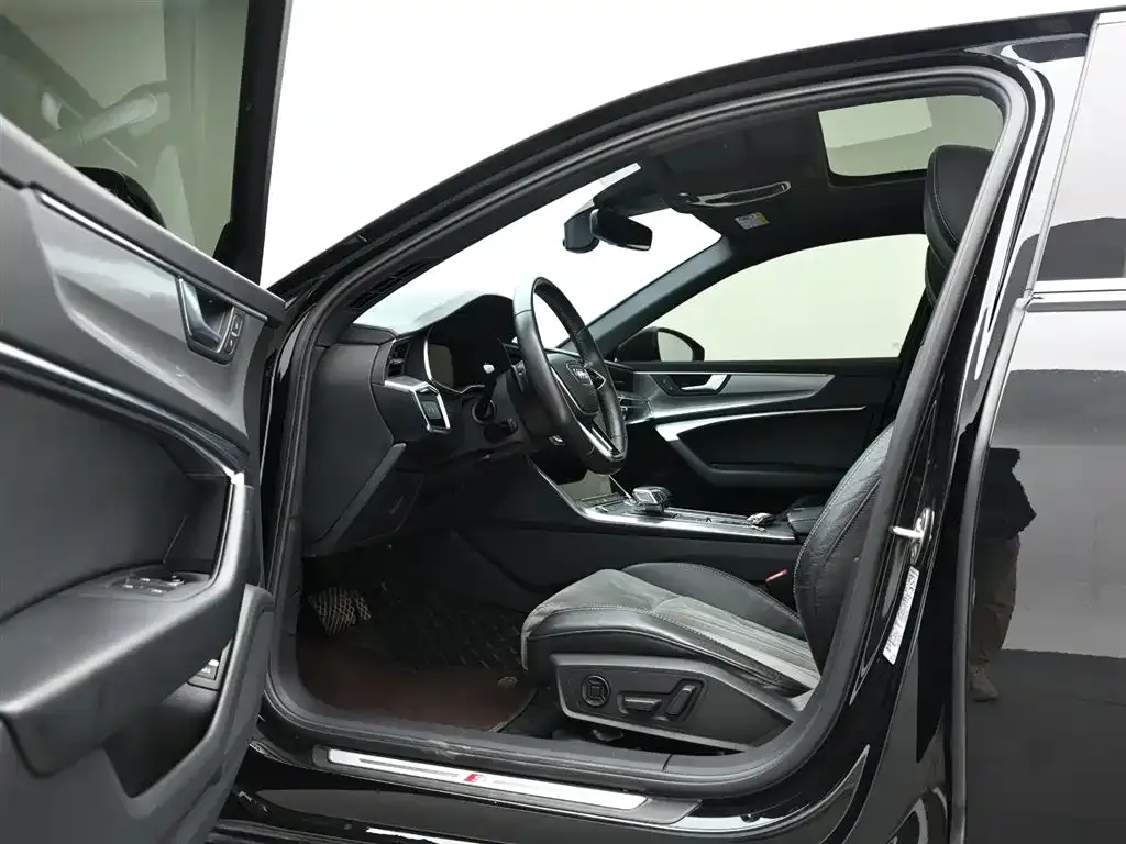 Audi A6L 2022 из CN, фото 9