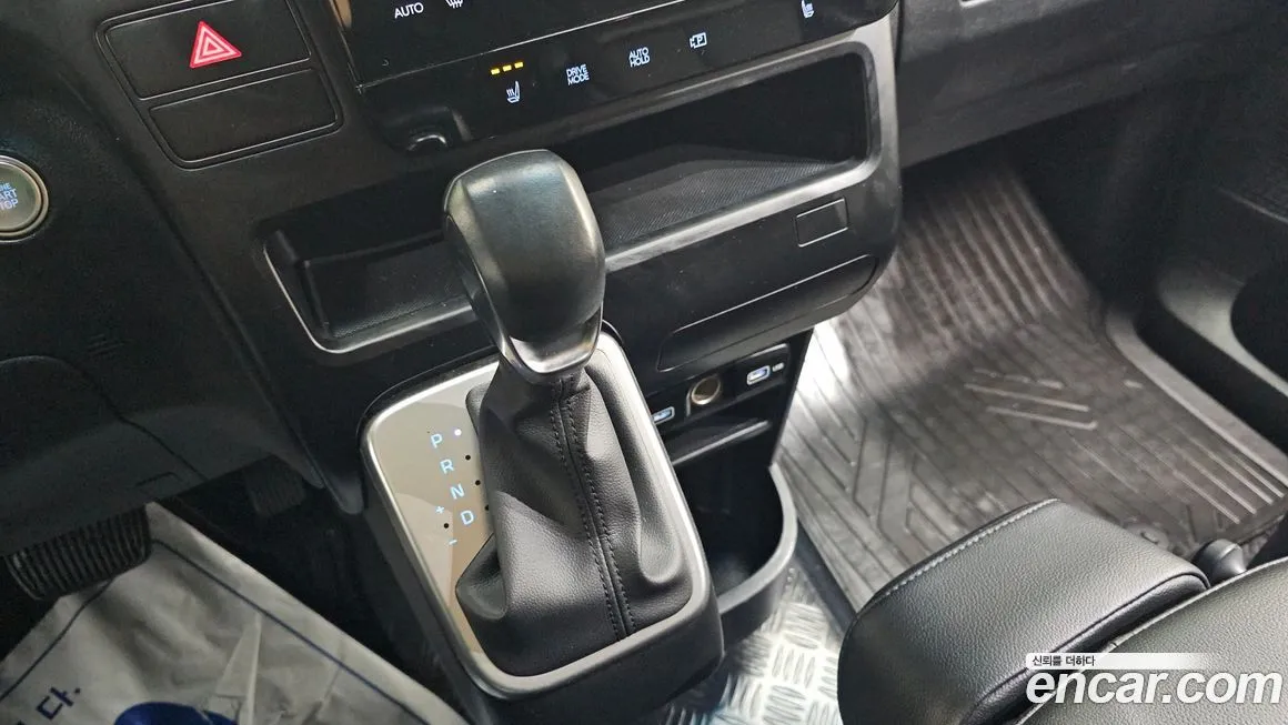 Hyundai Staria — фото 3