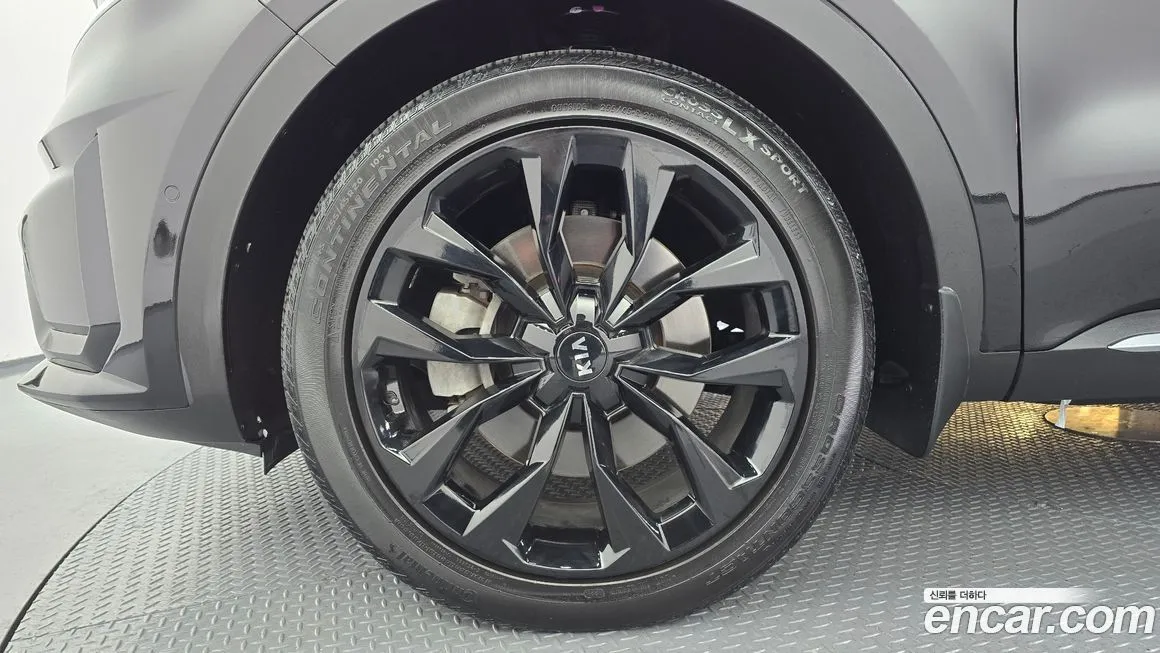 Kia Sorento — фото 9
