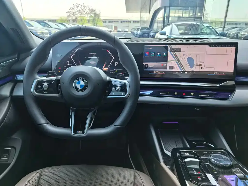 BMW 5 Series 2025 из CN, фото 8