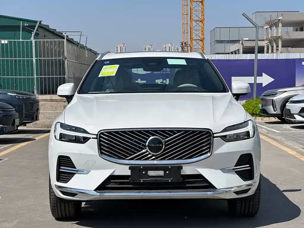 Volvo XC60 — фото 9