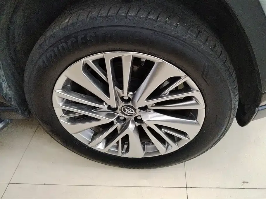 Toyota Wildlander 2021 из CN, фото 3