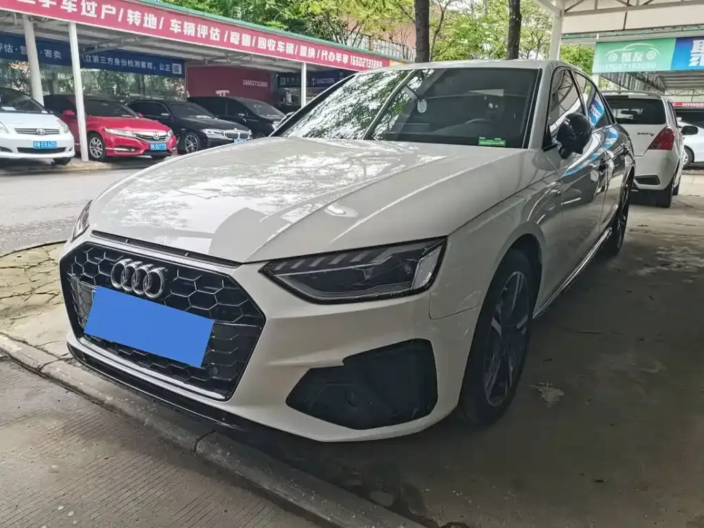 Audi A4L 2023 из CN, фото 1